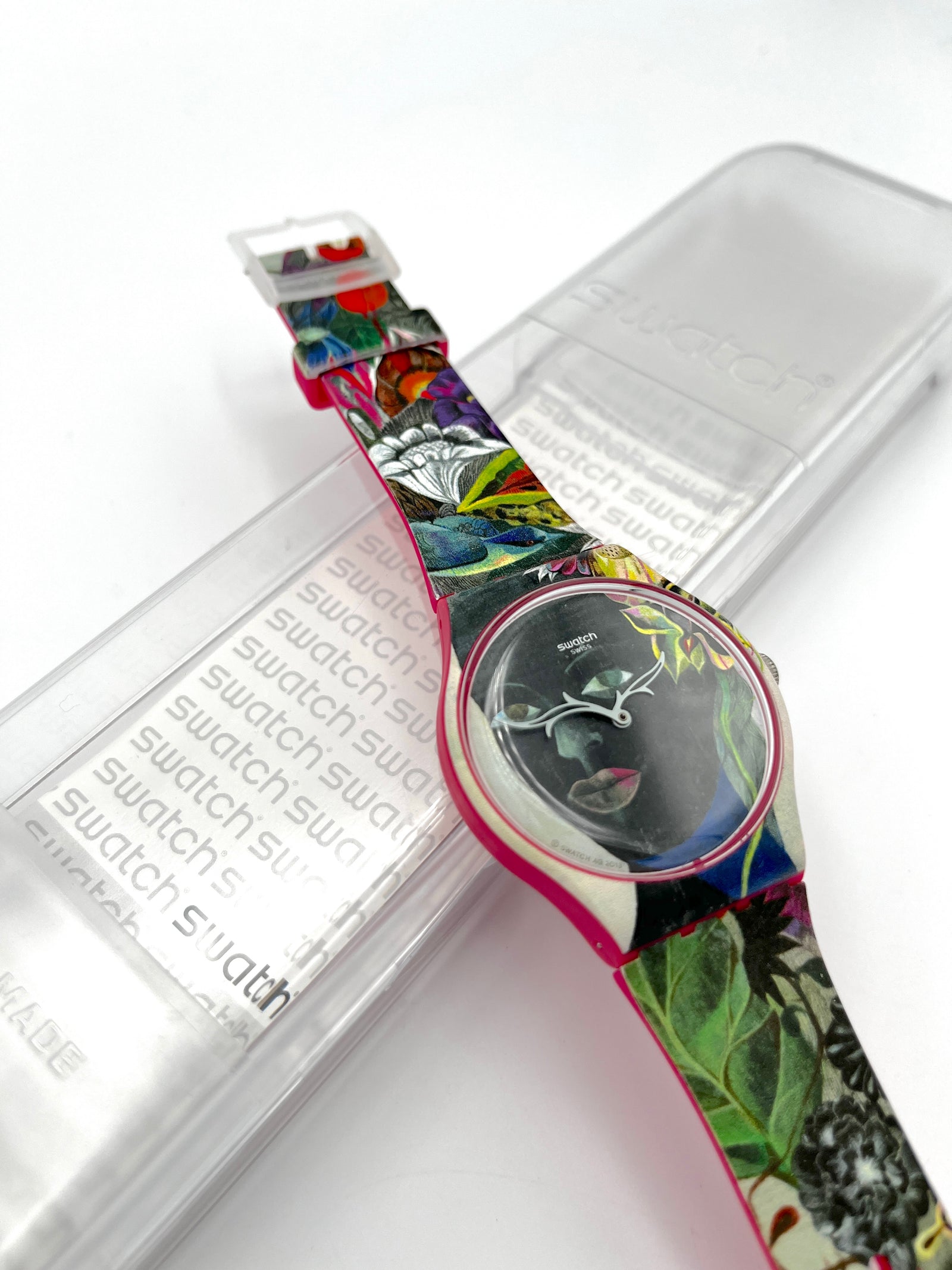 Swatch New Gent FLOWERHEAD SUOZ164 par Olaf Hajek (2014)