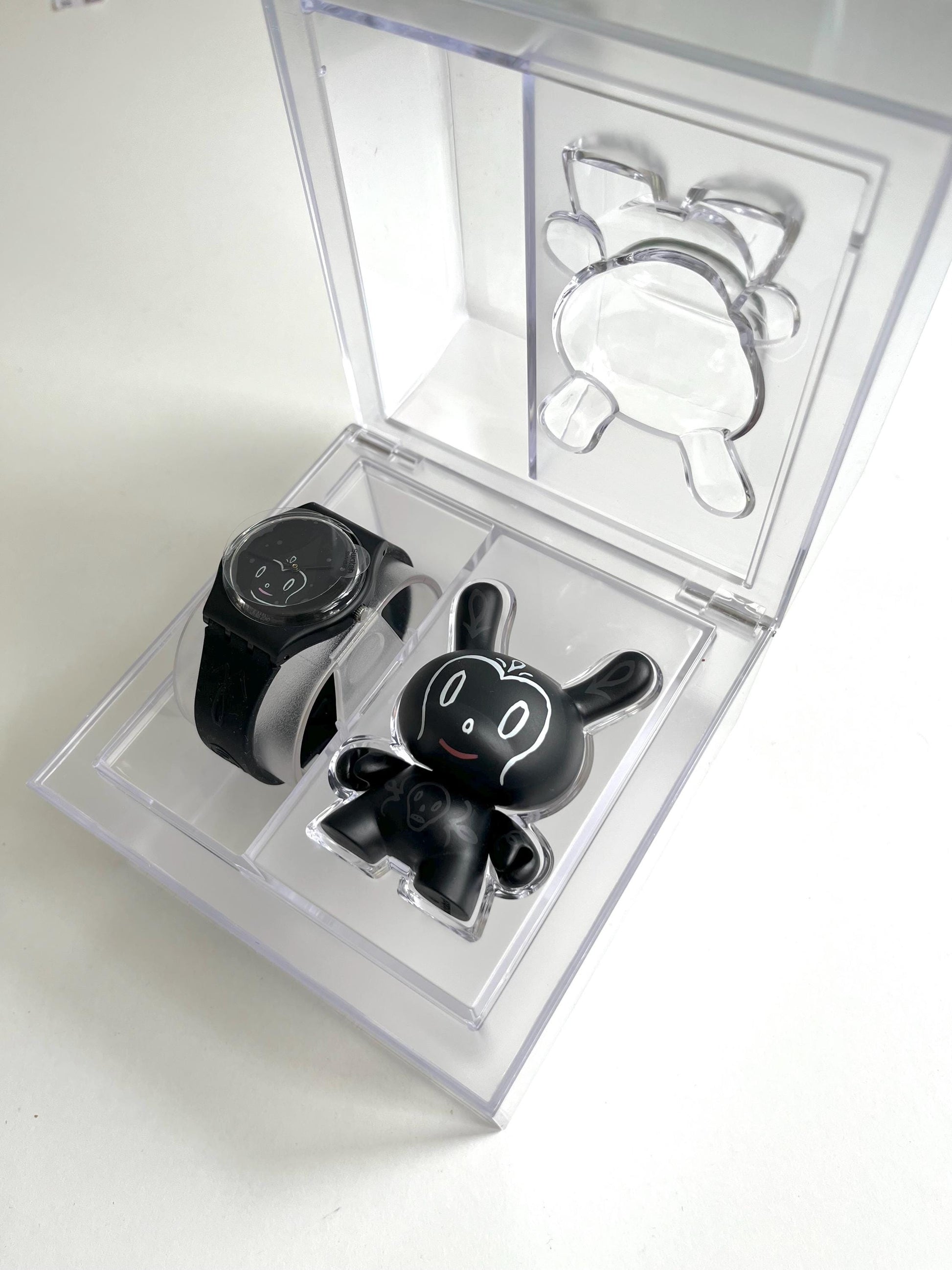 Swatch Kidrobot Special MIDNIGHT MAGI GB249 (2011)